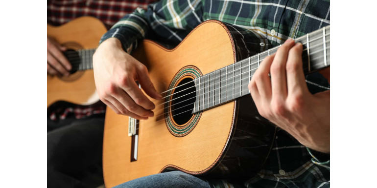 La diferencia entre guitarra clásica y española
